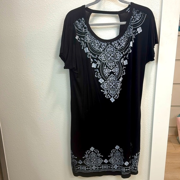 HEIMISH USA Dresses & Skirts - Beautiful dress